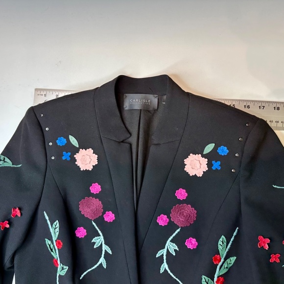 Carlisle Collection Black fitted blazer w/colorful appliqué flowers. Size 8 EUC - Picture 13 of 15